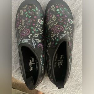 Western Chief size 11